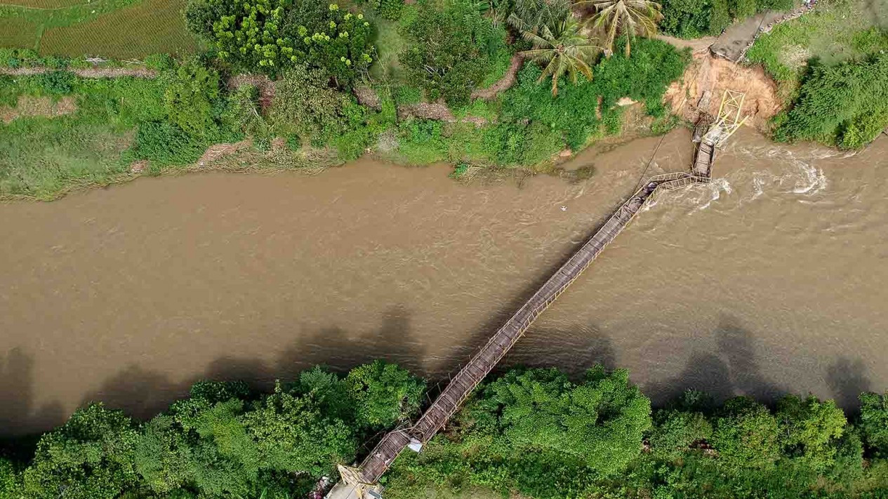 Jembatan Gantung Putus di Bone Bolango