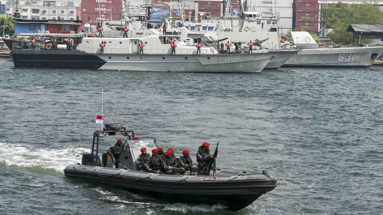 Inspection Admiral Pangkoarmada 1
