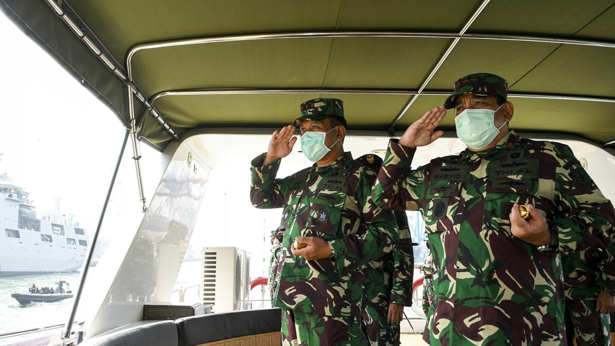 Inspection Admiral Pangkoarmada 1
