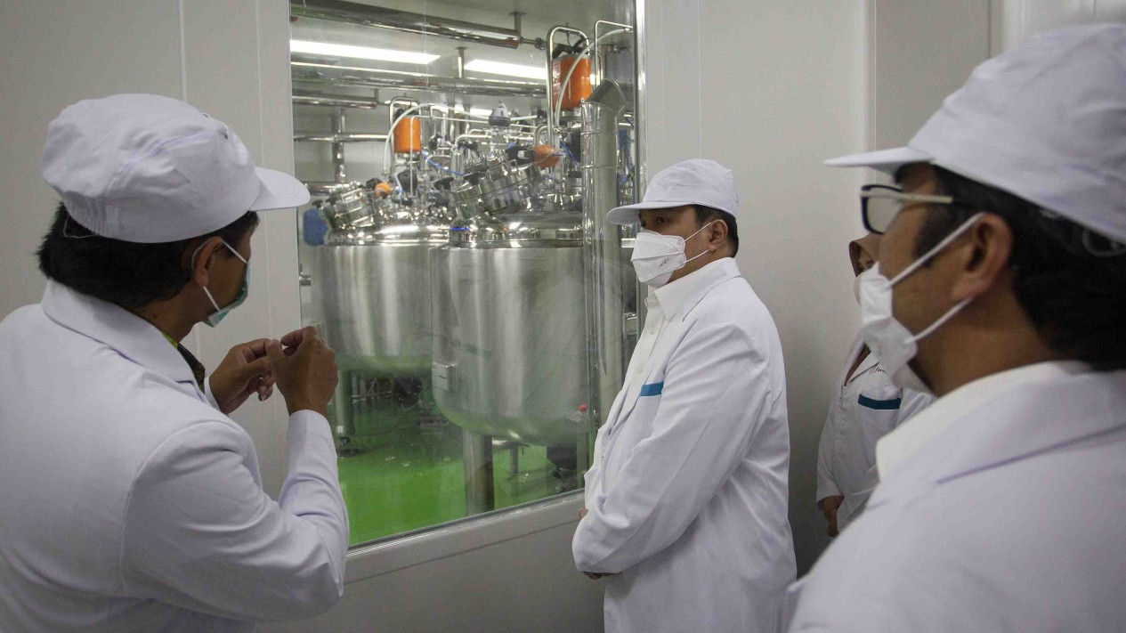 Fasilitas Produksi Vaksin COVID-19 di Bandung