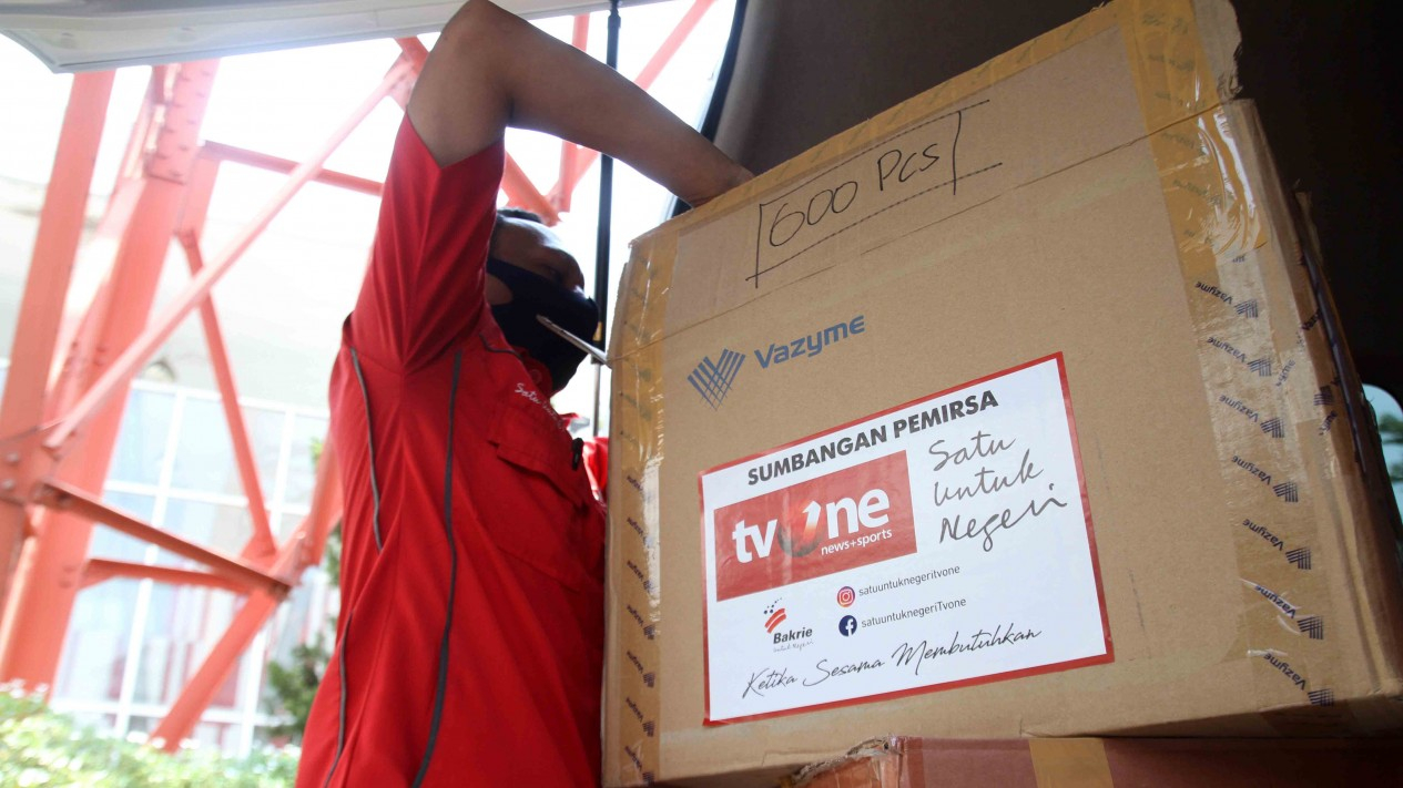 Ambulans dan Mobil Jenazah Bantuan Satu untuk Negeri tvOne