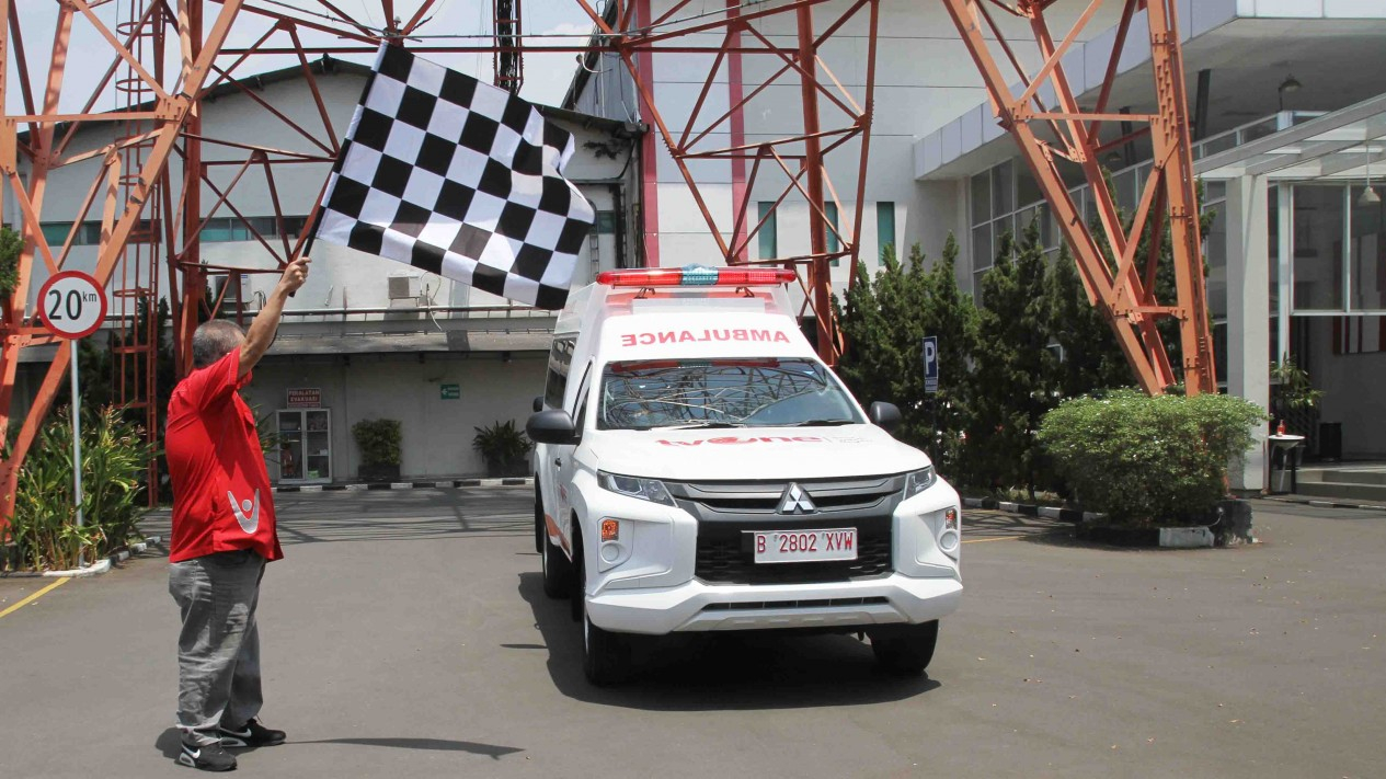 Ambulans dan Mobil Jenazah Bantuan Satu untuk Negeri tvOne