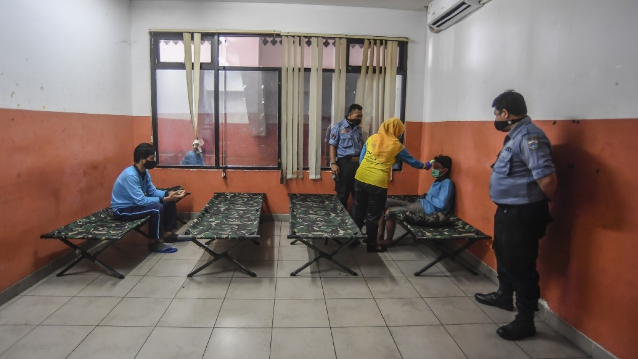 Isolasi Mandiri COVID-19 di 5 GOR Jakarta