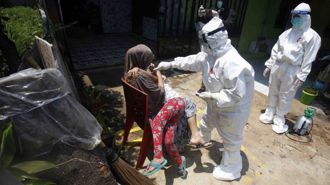 Jemput Bola ke Rumah Warga buat Tes Swab