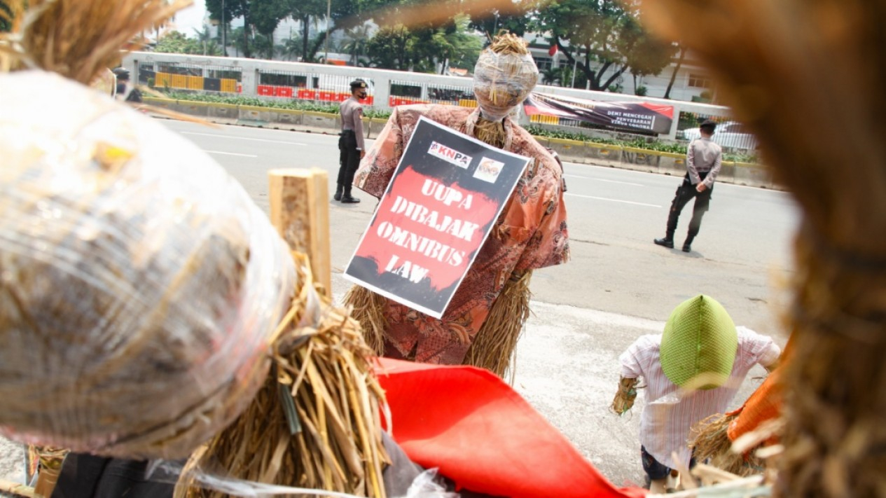 Orang-orangan Demo di DPR