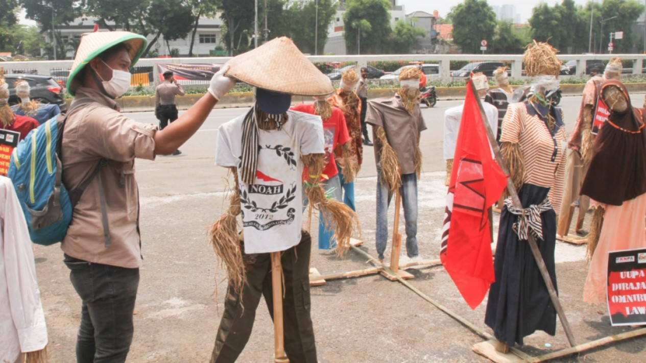 Orang-orangan Demo di DPR