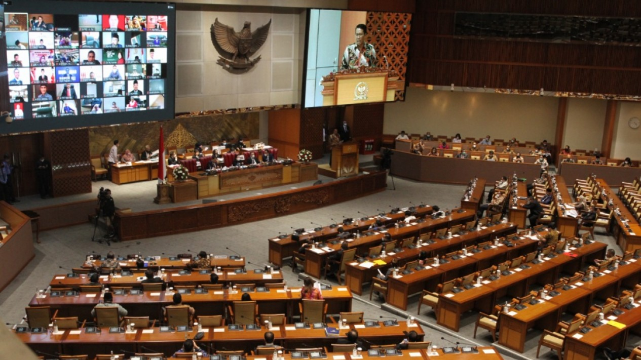 DPR Sahkan UU Omnibus Law
