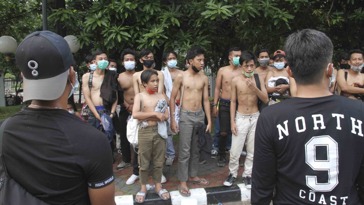 Polisi Tangkap Massa Aksi Omnibus Law