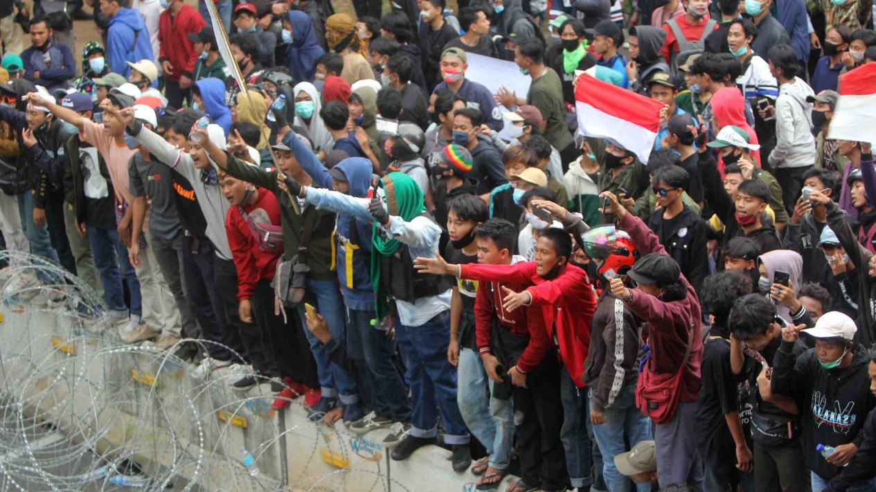 Anak STM Bikin Kericuhan saat Demo Omnibus Law