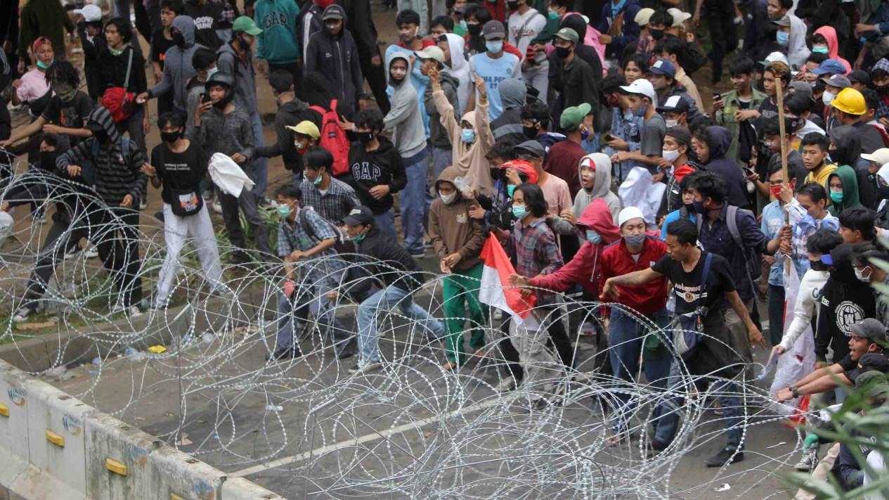 Anak STM Bikin Kericuhan saat Demo Omnibus Law