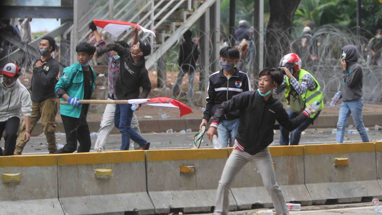 Anak STM Bikin Kericuhan saat Demo Omnibus Law