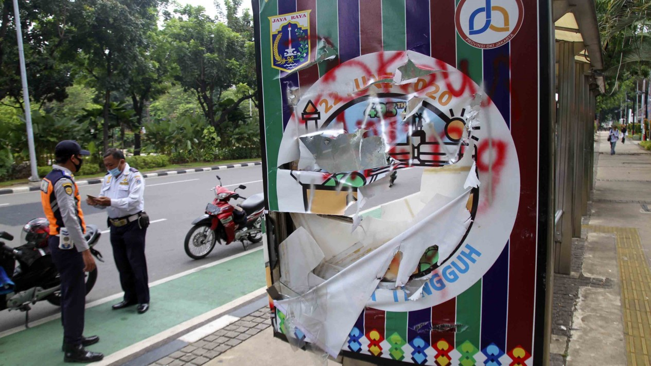 Fasilitas Publik yang Dirusak Perusuh Demo 1310