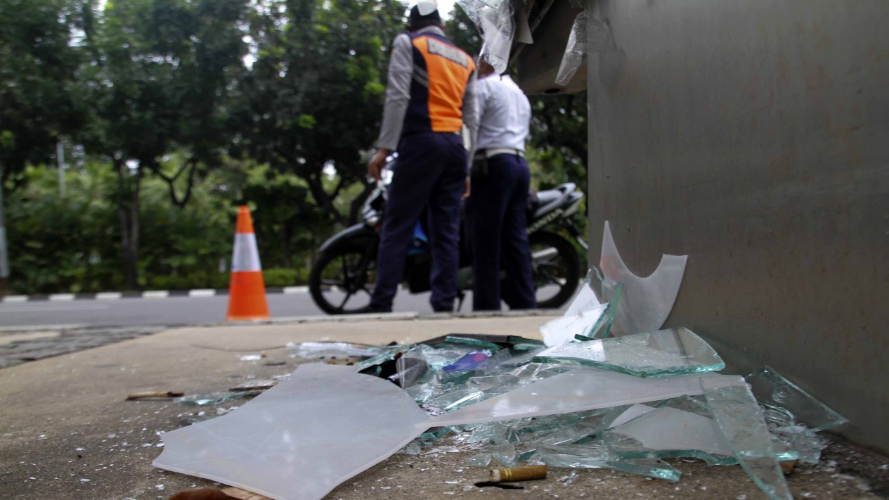 Fasilitas Publik yang Dirusak Perusuh Demo 1310