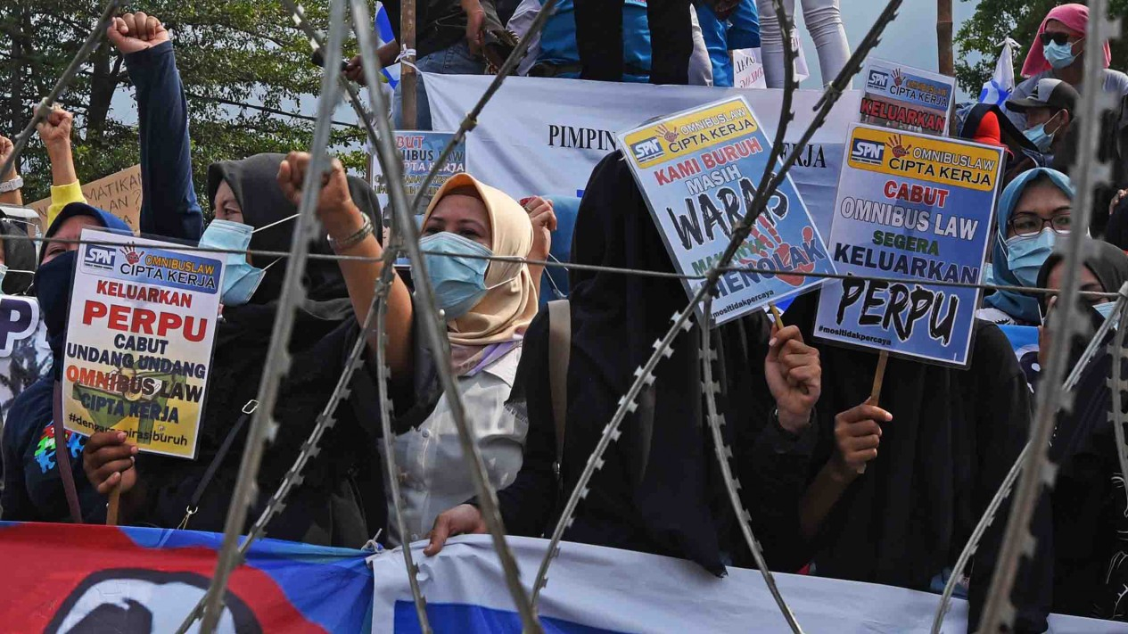 Aksi Damai Buruh Demo Omnibus Law di Banten