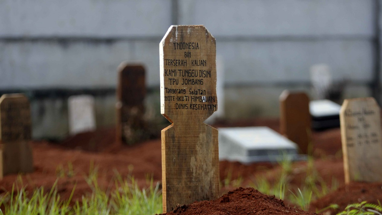 Nisan Makam Khusus Pasien COVID-19