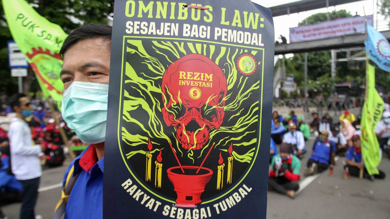 Demo Buruh di Patung Kuda