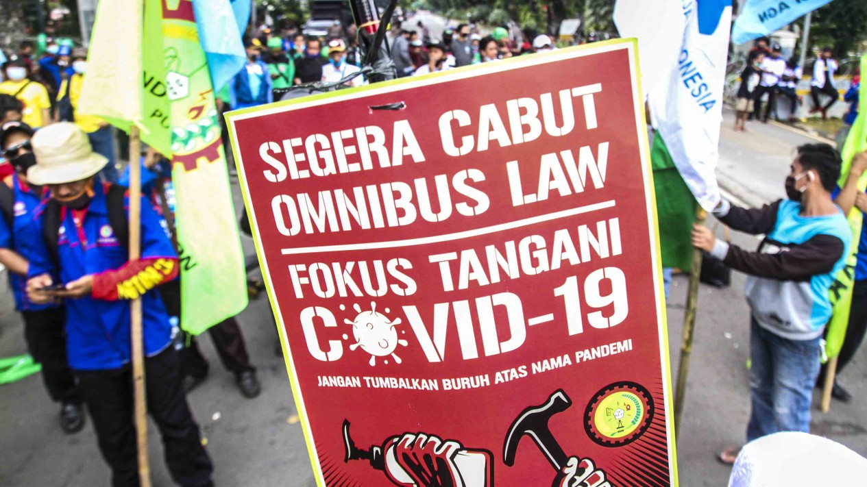 Demo Buruh di Patung Kuda