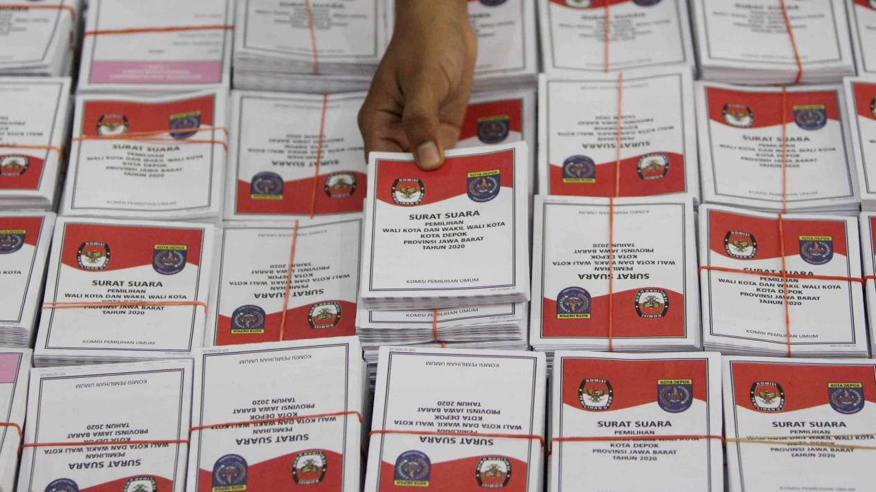 Penyortiran Surat Suara Pilkada Depok