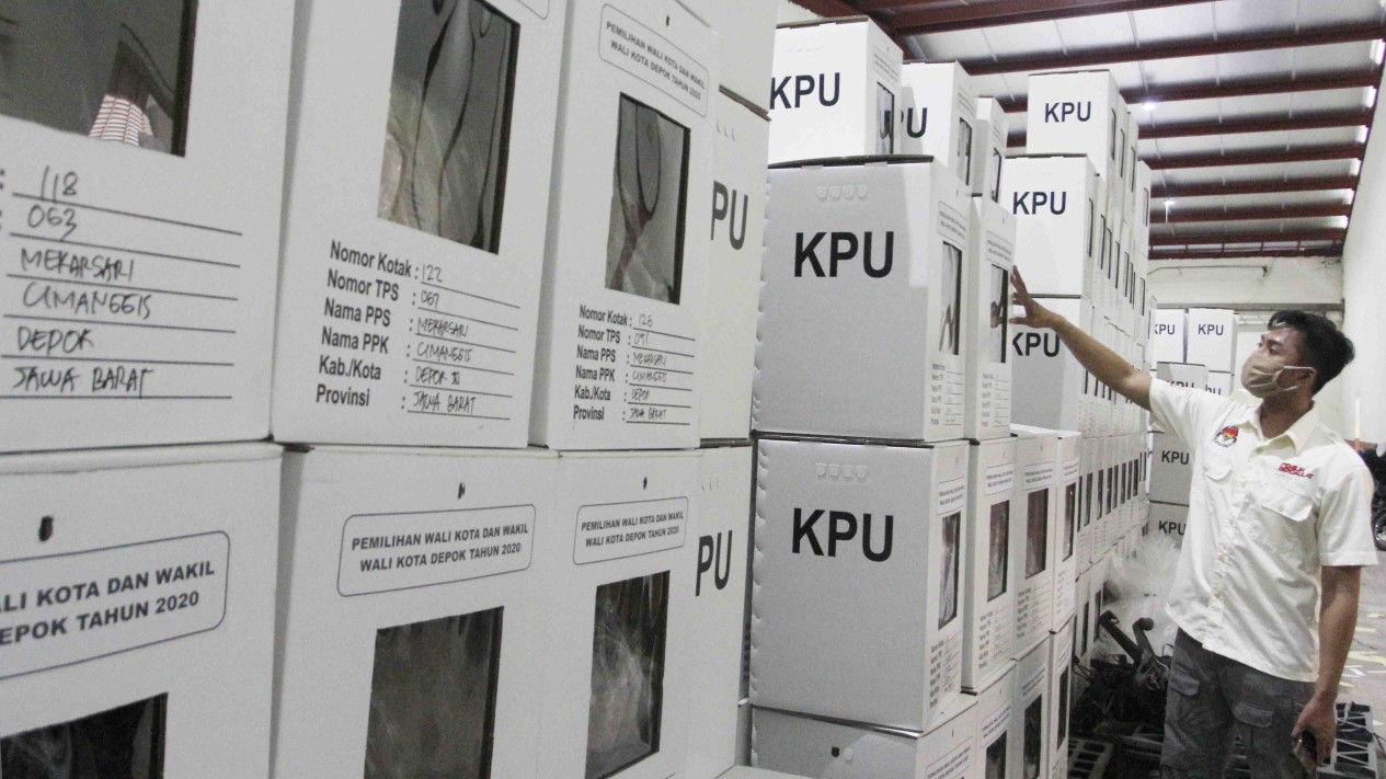 Penyortiran Surat Suara Pilkada Depok