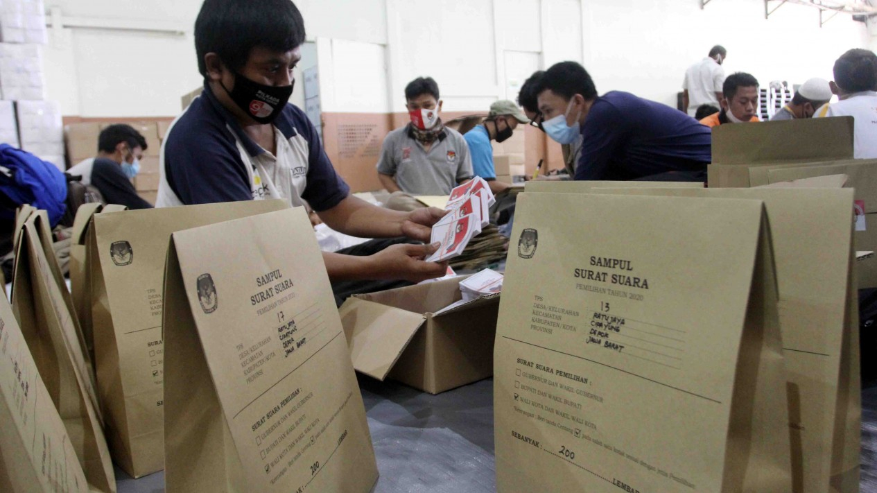 Penyortiran Surat Suara Pilkada Depok