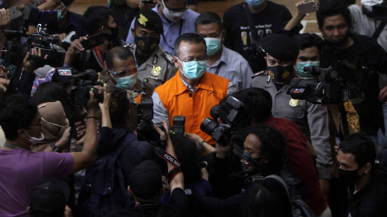 KPK Tahan Menteri Edhy Prabowo