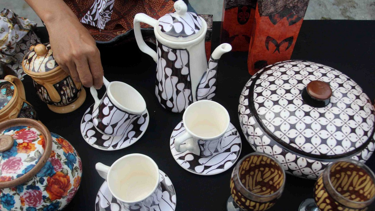 Kerajinan Batik Rekat