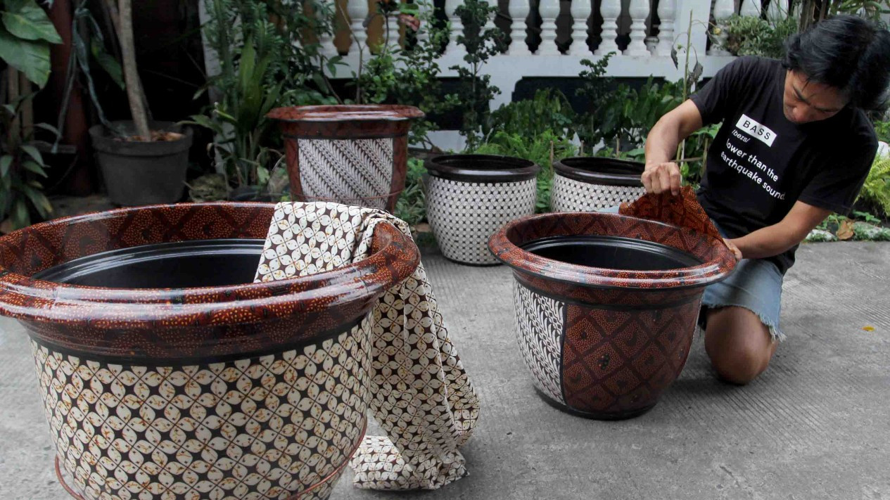 Kerajinan Batik Rekat