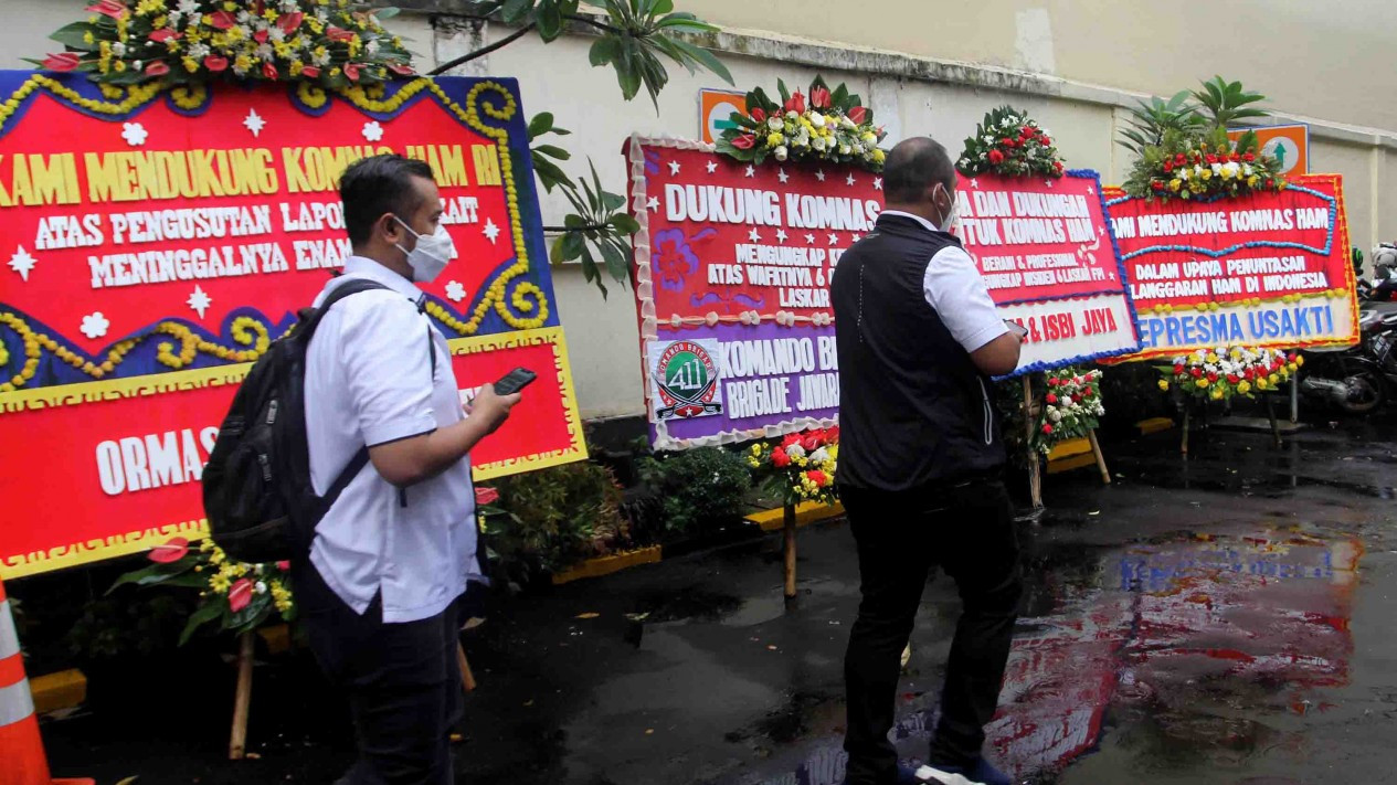 Banjir Karangan Bunga di Komnas HAM