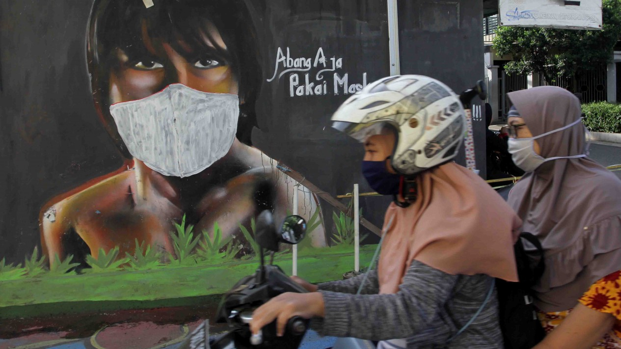 Pesan Prokes Unik di Ujung Jakarta Selatan
