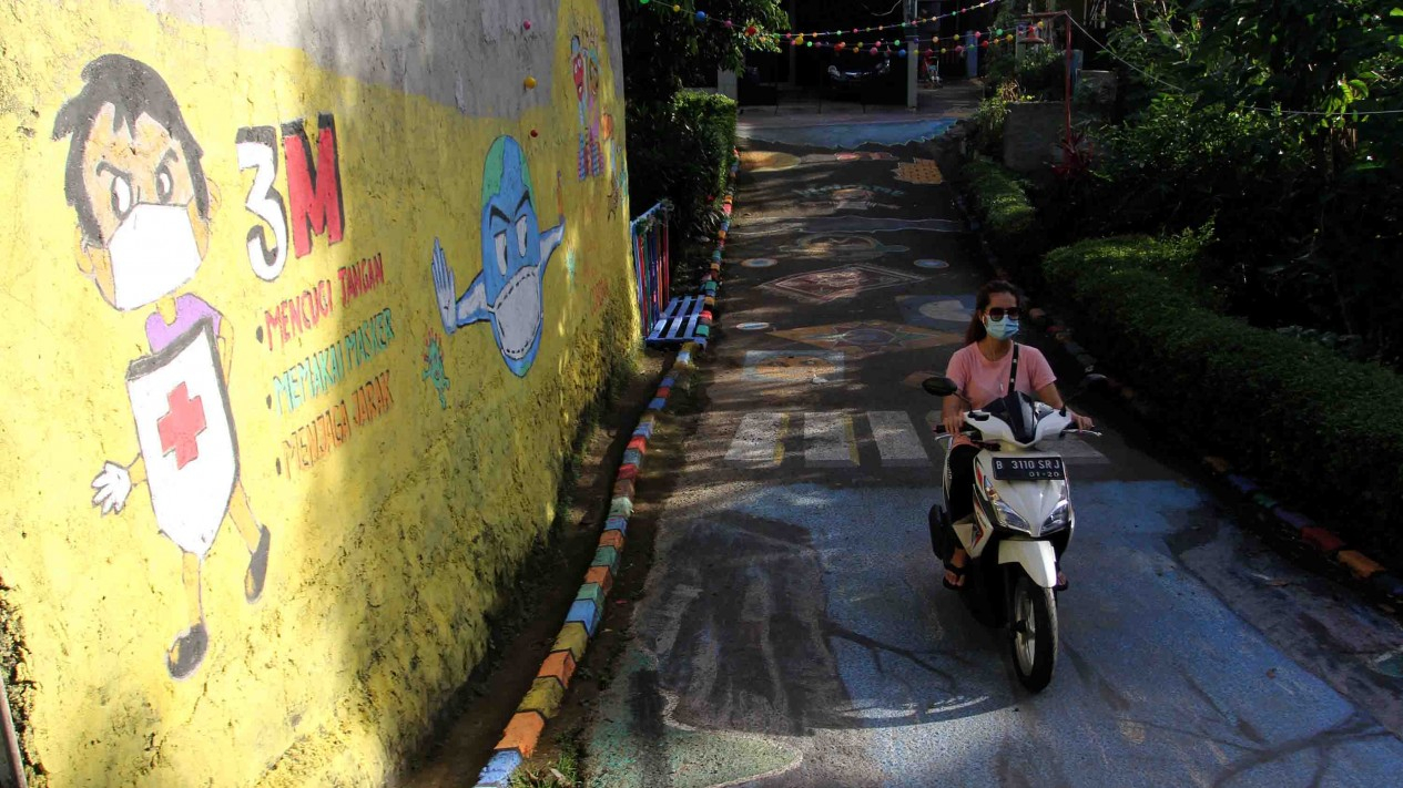 Pesan Prokes Unik di Ujung Jakarta Selatan