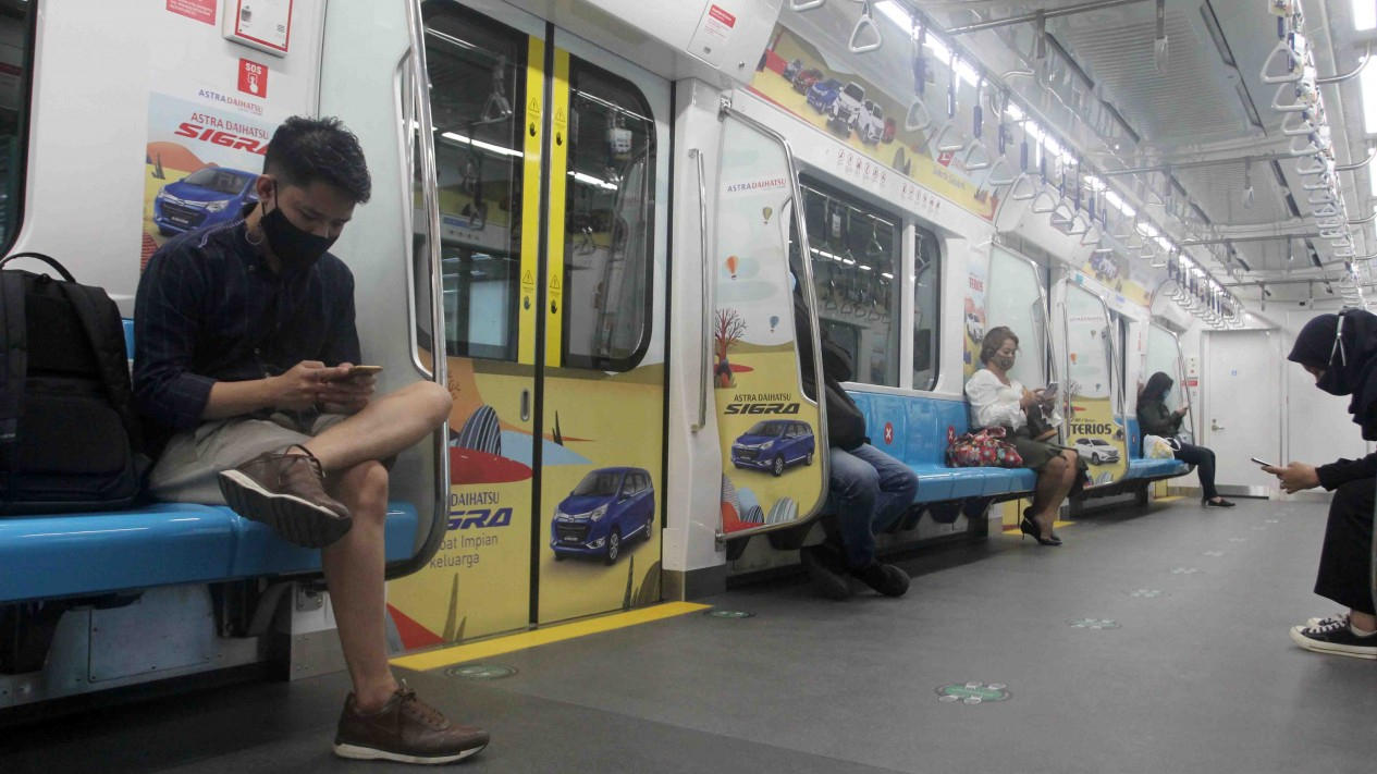 Penerapan Protokol Kesehatan di MRT