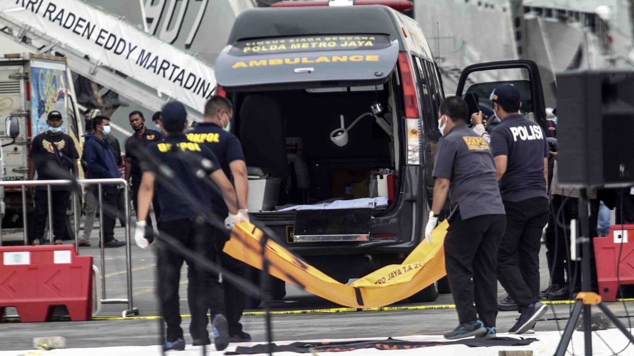 Basarnas Evakuasi 19 Kantong Jenazah Korban Sriwijaya Air