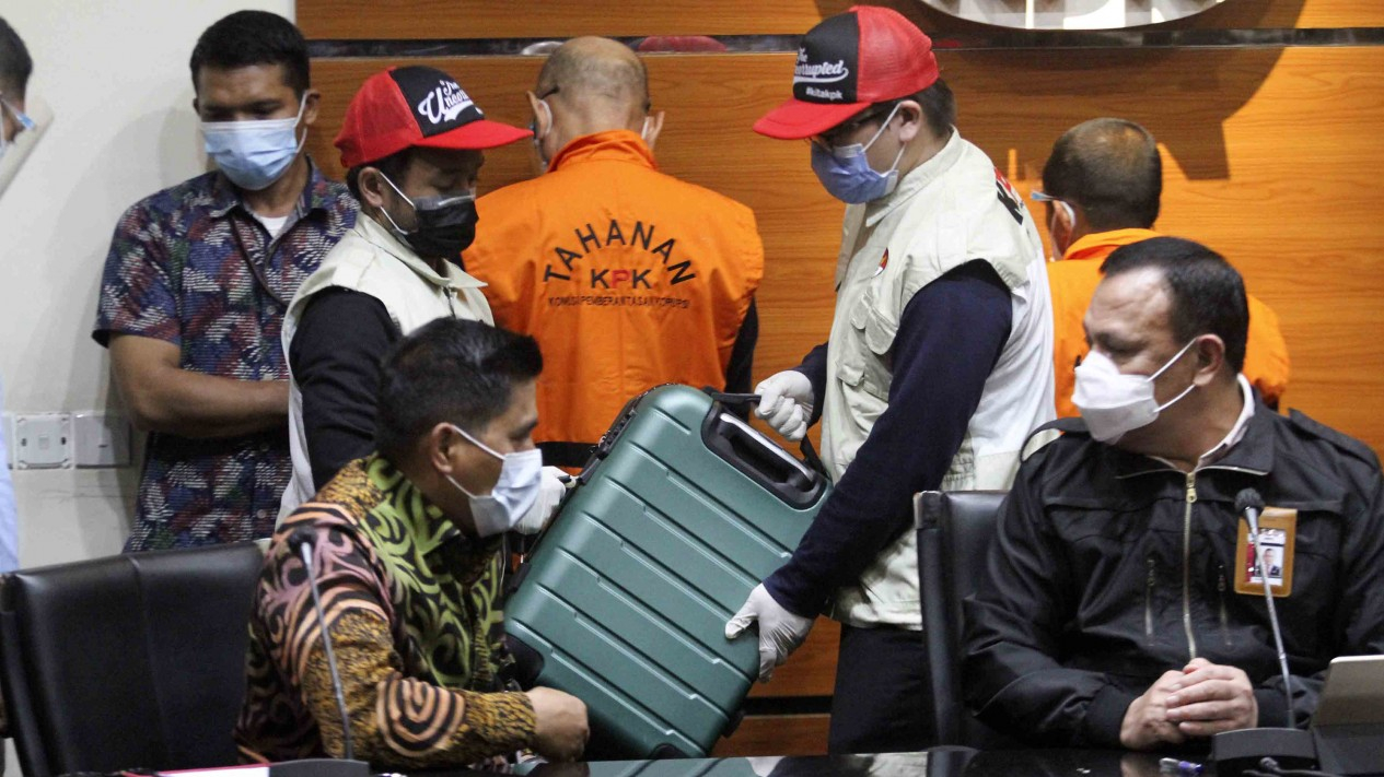 Barang Bukti Korupsi Gubernur Sulsel