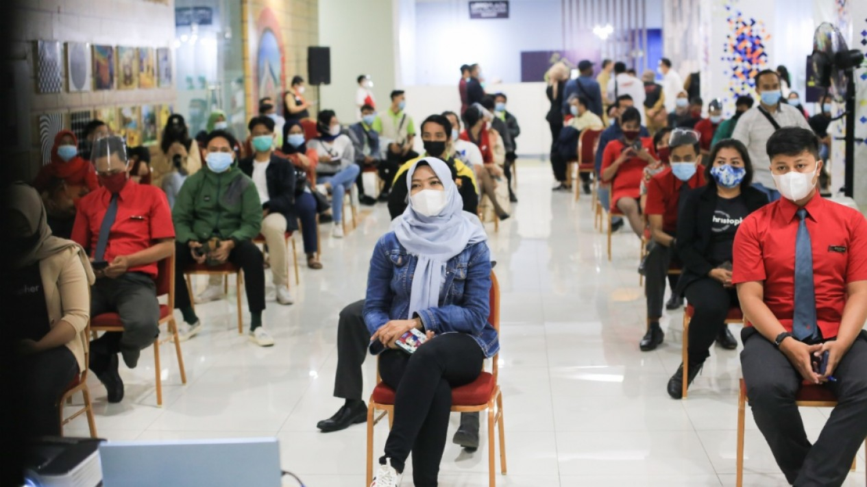 Pegawai Ritel di Vaksin