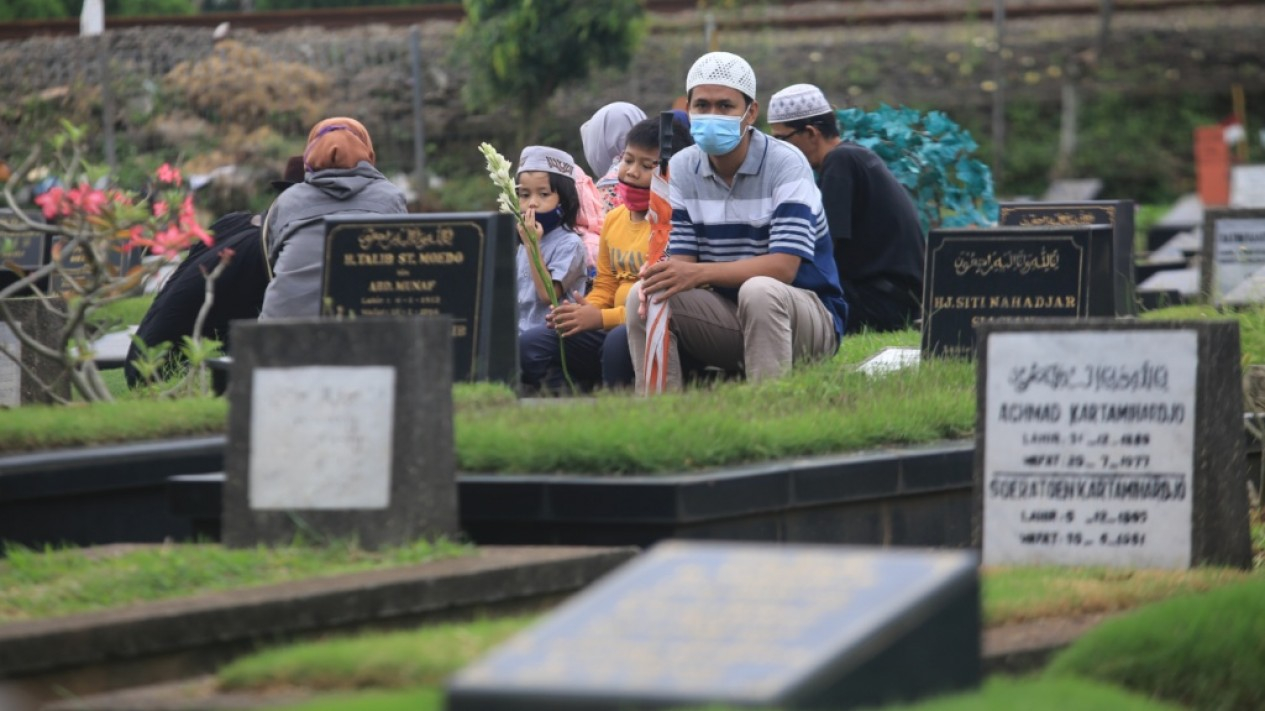 Ziarah Kubur Jelang Puasa Ramadhan