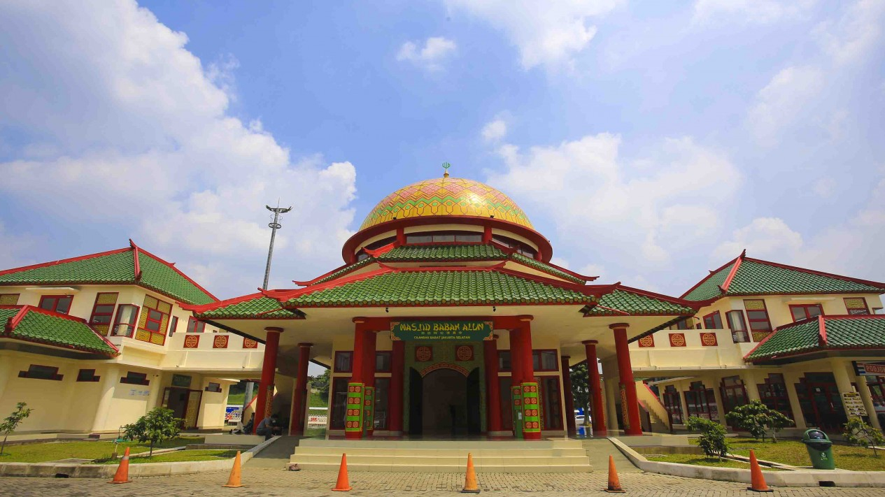 Melirik Masjid Babah Alun di Gerbang Tol Cilandak