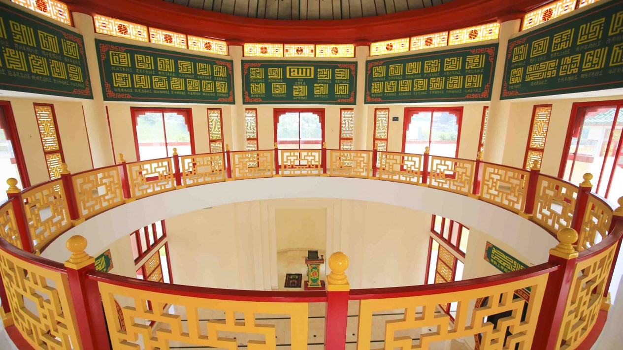 Melirik Masjid Babah Alun di Gerbang Tol Cilandak