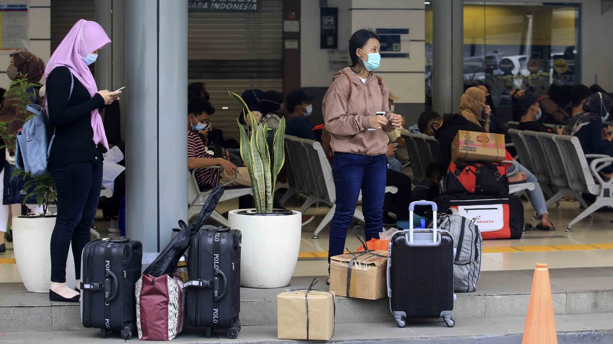 Pemudik di Stasiun Senen Melonjak
