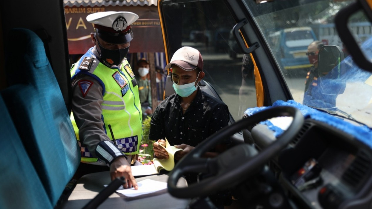 Momen Pemudik Disekat di Tol Cikarang