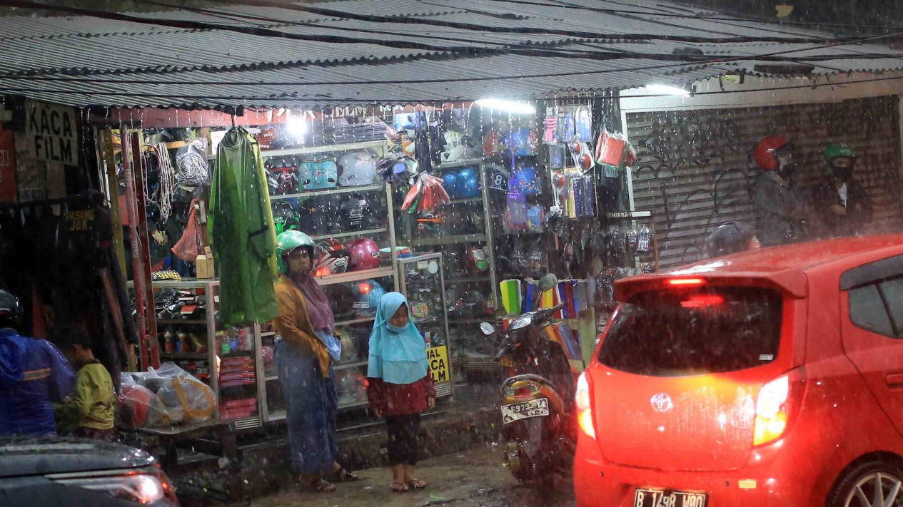 Hujan Datang, Pengendara Dihimbau Selalu Hati-hati