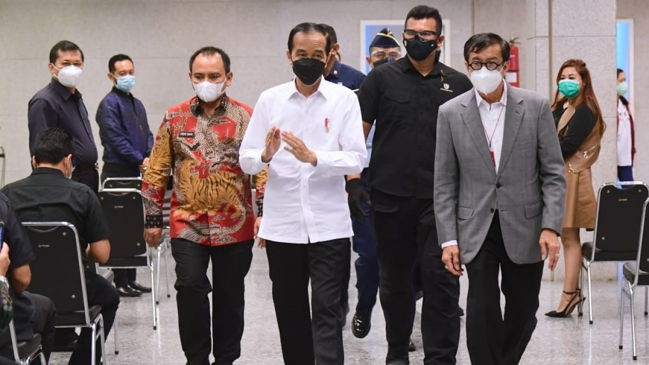 Presiden Jokowi Melayat Mendiang Istri Menkumham