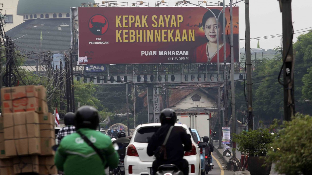 Baliho Ketum Partai Bertaburan saat Pandemi Covid-19