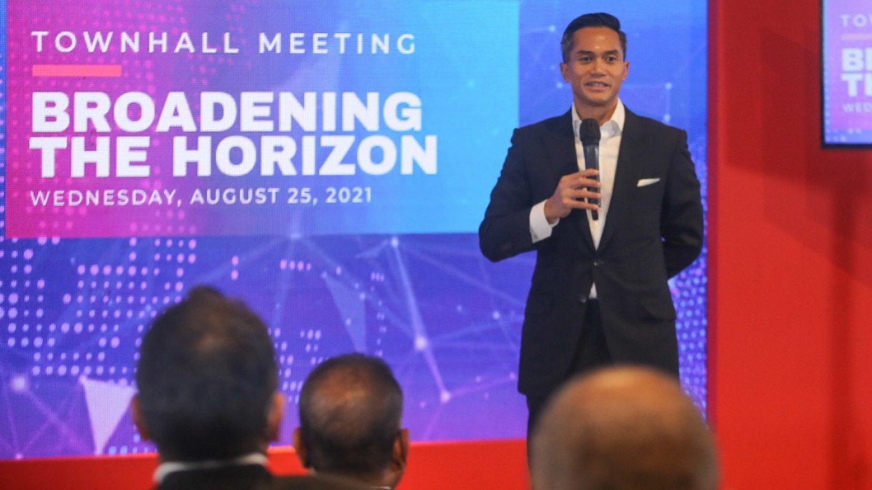 Anindya Bakrie Berikan Pengarahan di Acara Townhall Meeting