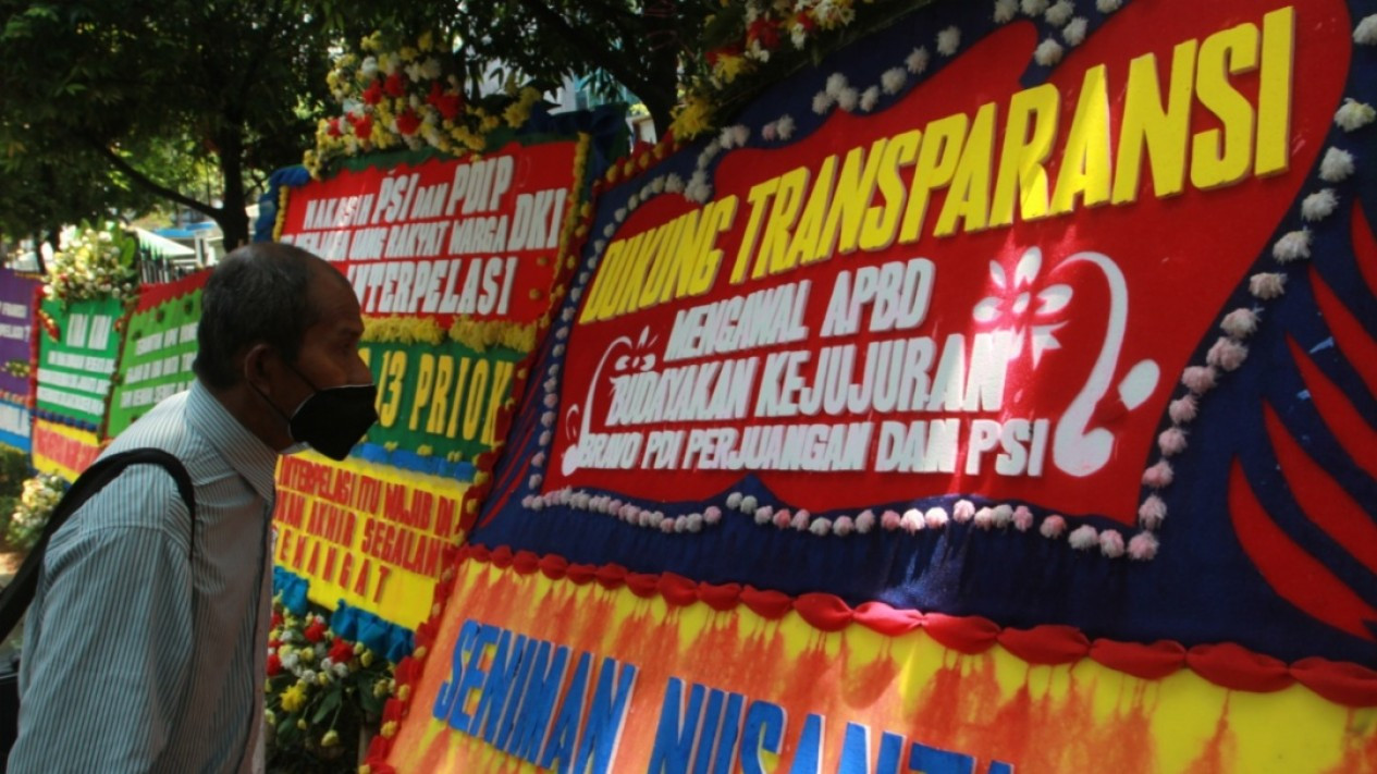 Karangan Bunga Interpelasi Anies Baswedan