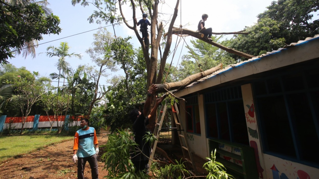 Wajah Depok Usai Disapu Puting Beliung