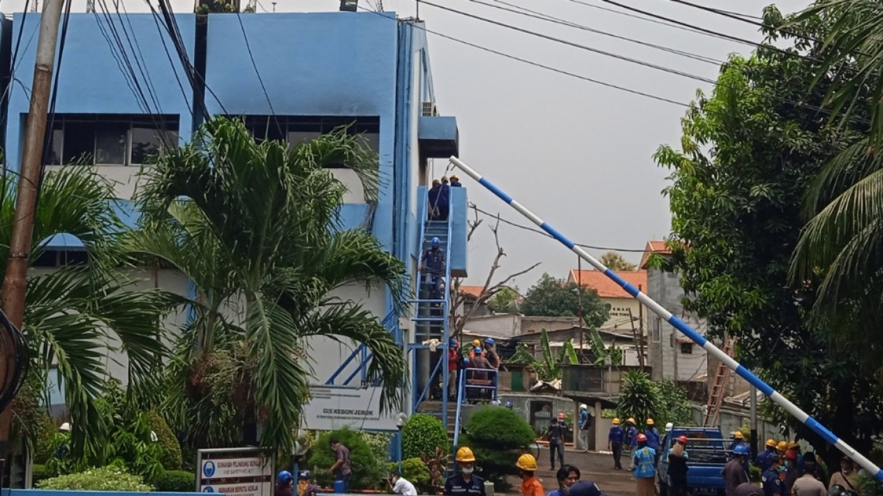 Kebakaran Gardu Induk PLN Kebon Jeruk
