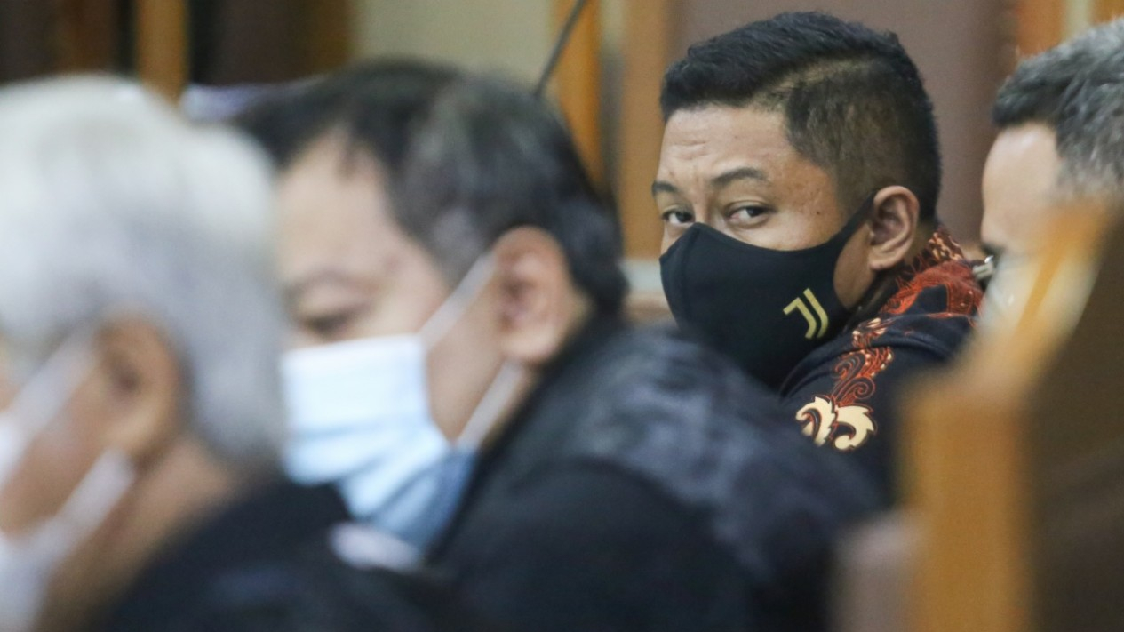 Azis Syamsuddin Bersaksi Disidang AKP Robin dan Maskur
