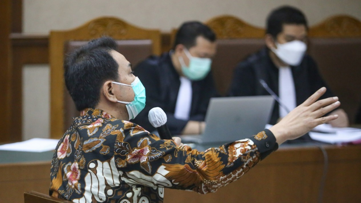 Azis Syamsuddin Bersaksi Disidang AKP Robin dan Maskur