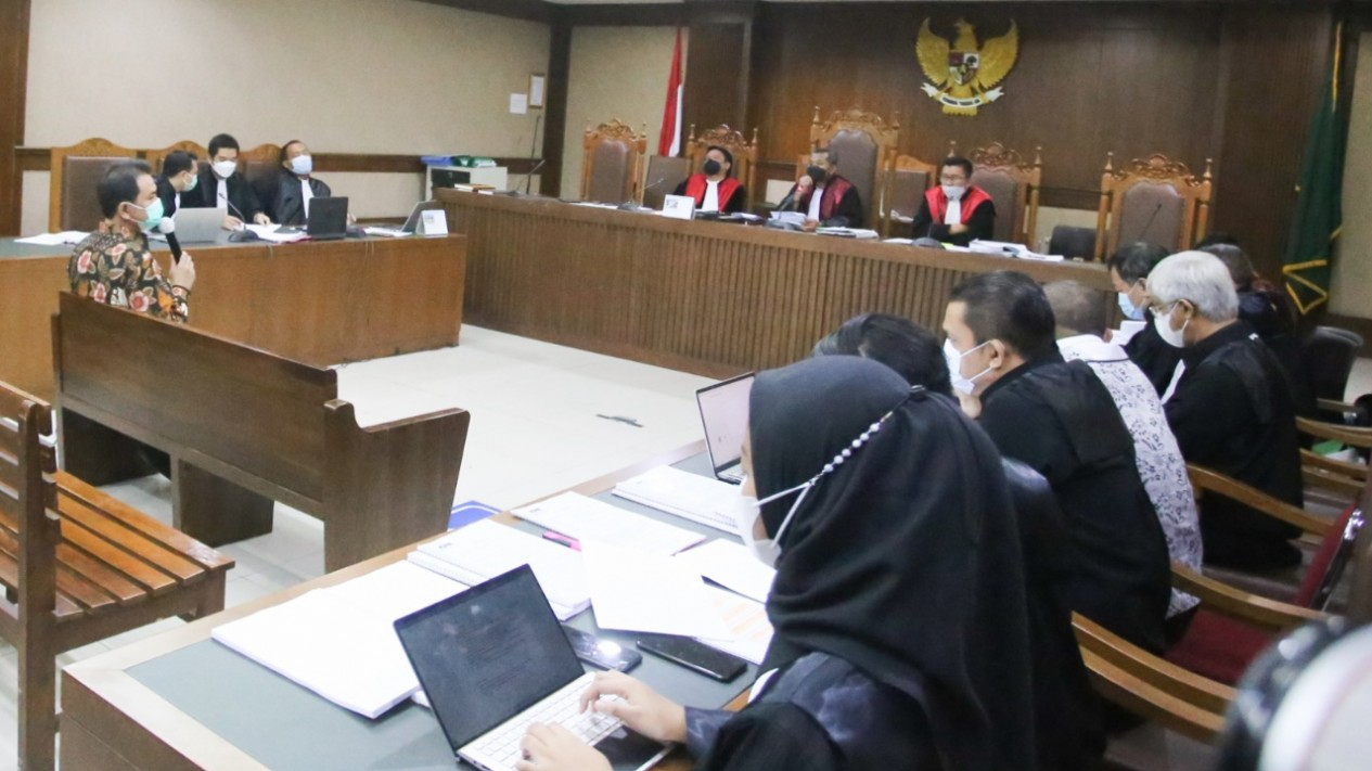 Azis Syamsuddin Bersaksi Disidang AKP Robin dan Maskur