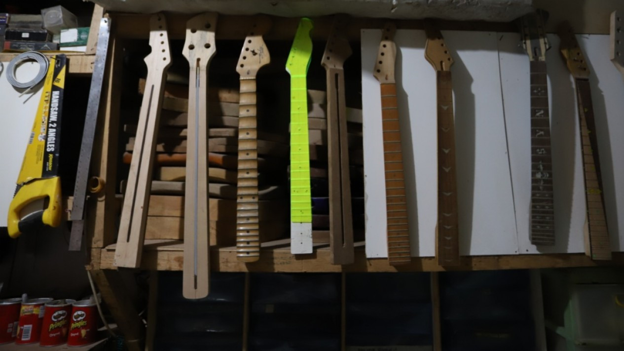 Produksi UMKM Gitar Listrik Mulai Bangkit
